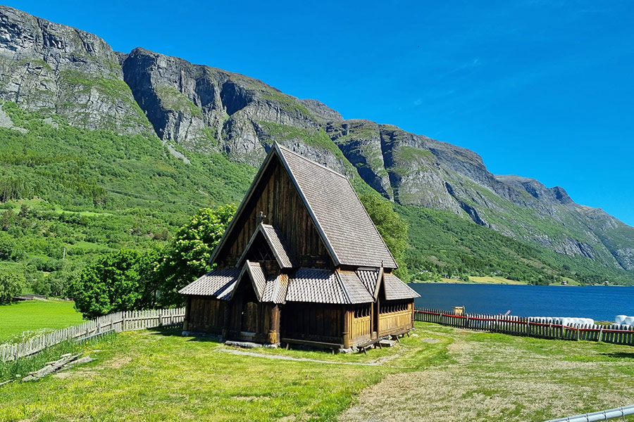 Øye Stave church