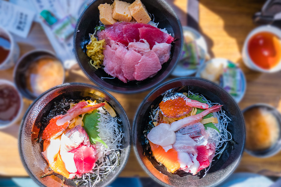 Fresh seafood rice bowl