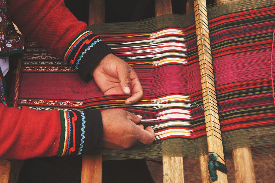 Craftsmanship hands thread loom
