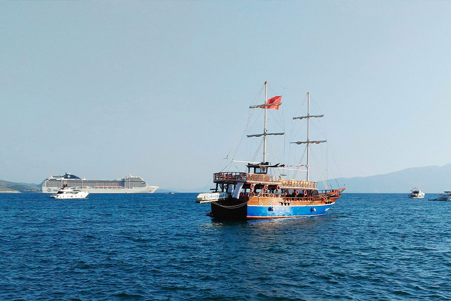 Ship cruise transport boats