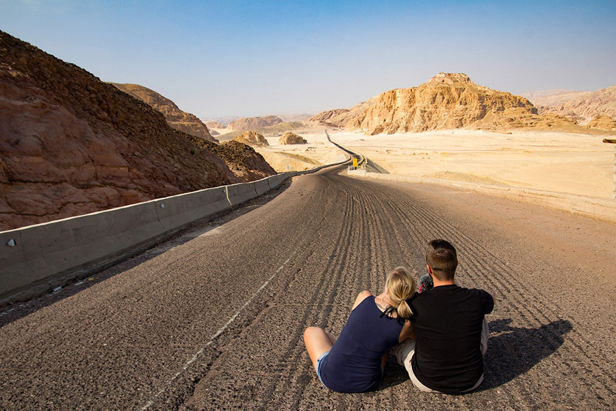 Pair sit desert way of life decide
