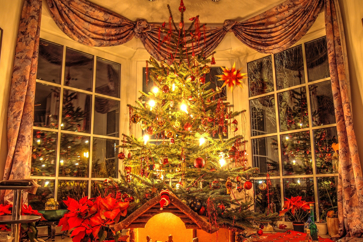 Christmas tree jigsaw