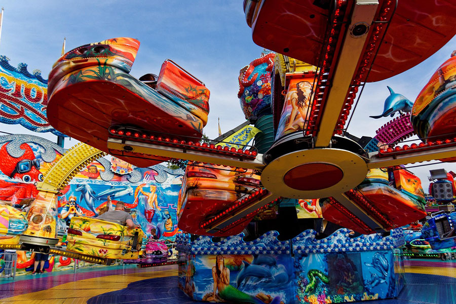 Attraction called break dance in amusement park
