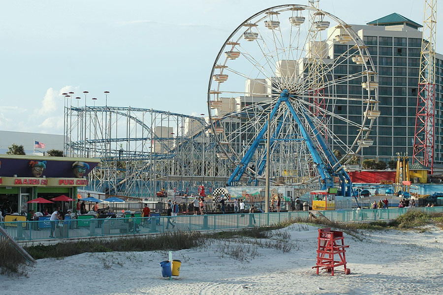 Daytona Beach, Florida, parque de atracciones frente al mar