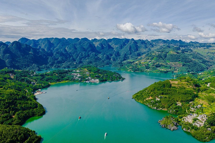Wanfeng lake in China