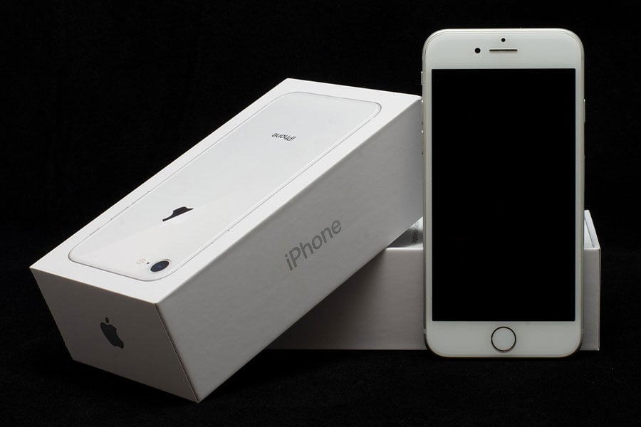 White apple iphone 8