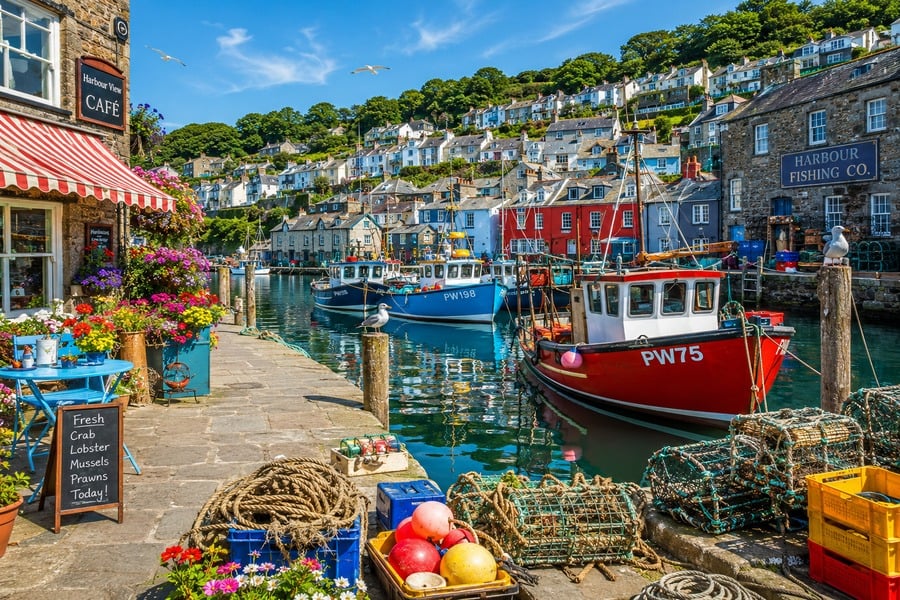 Cornish Fischereihafen mit Booten