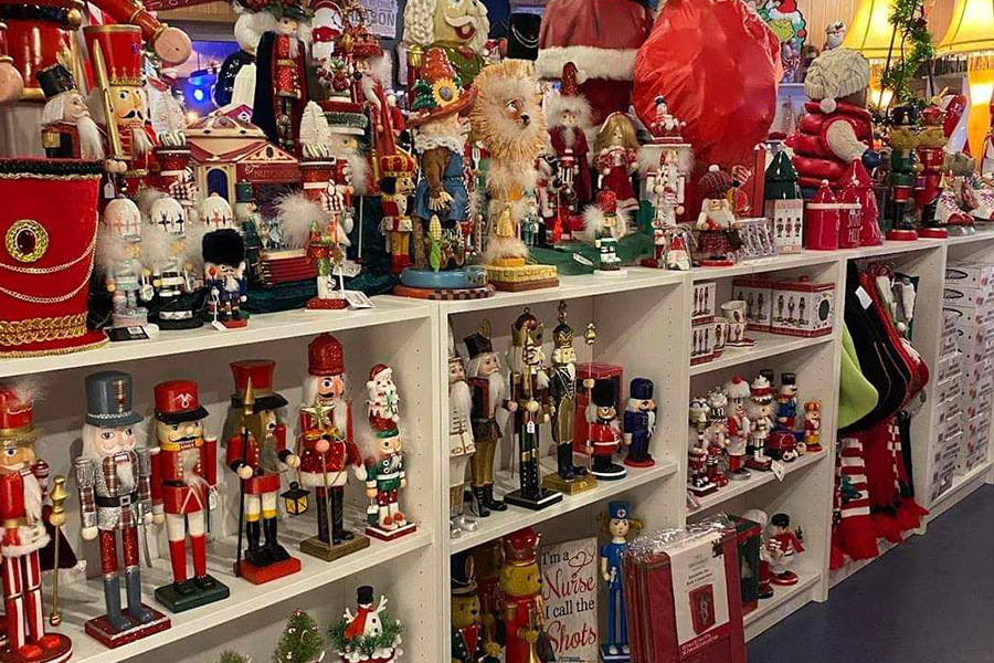 Ampia decorazione natalizia in negozio