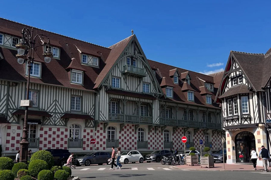 Building piccture hotel Barriere le Normandy Deauville