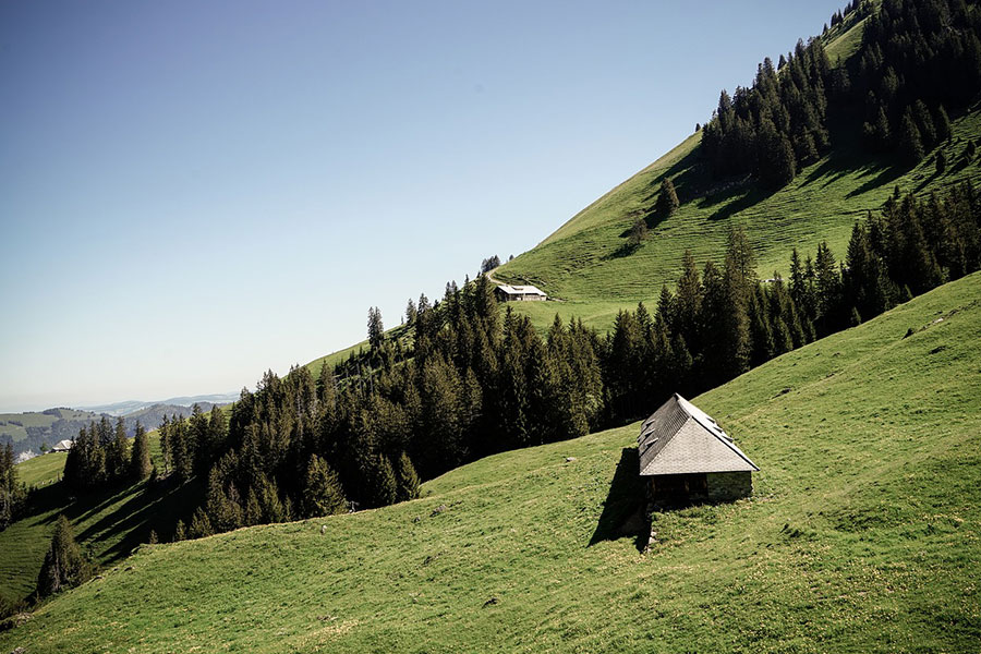 Paesaggio escursionistico della Svizzera Diemtigtal