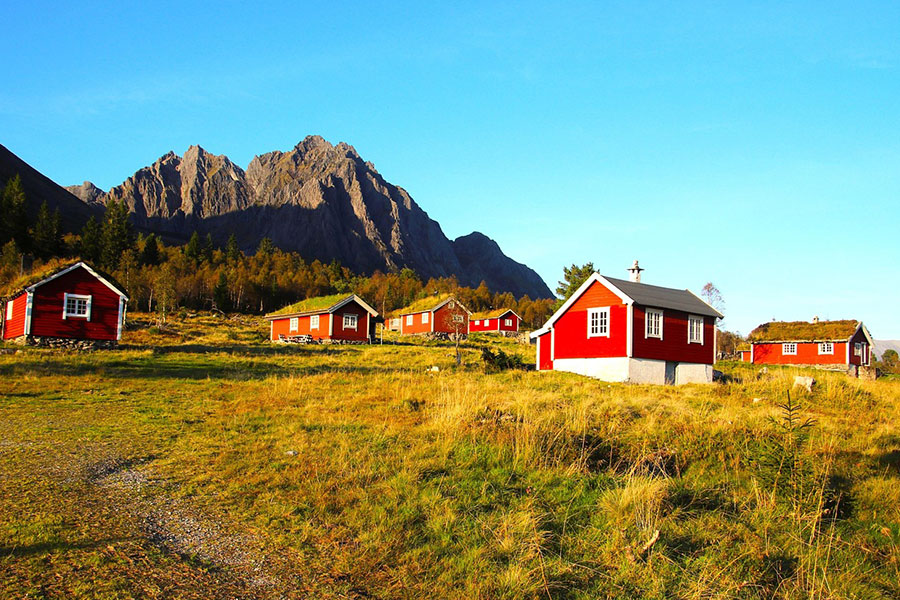 Colore della casa tradizionale norvegese della Scandinavia