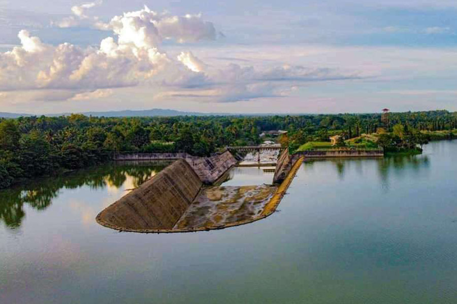 Paesaggio di irrigazione della diga di Pilar
