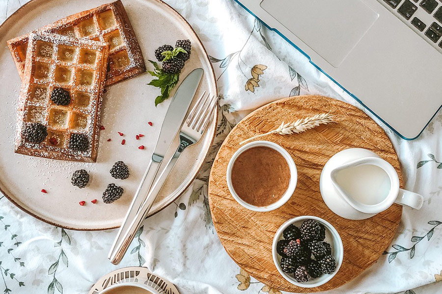 Petit déjeuner avec café
