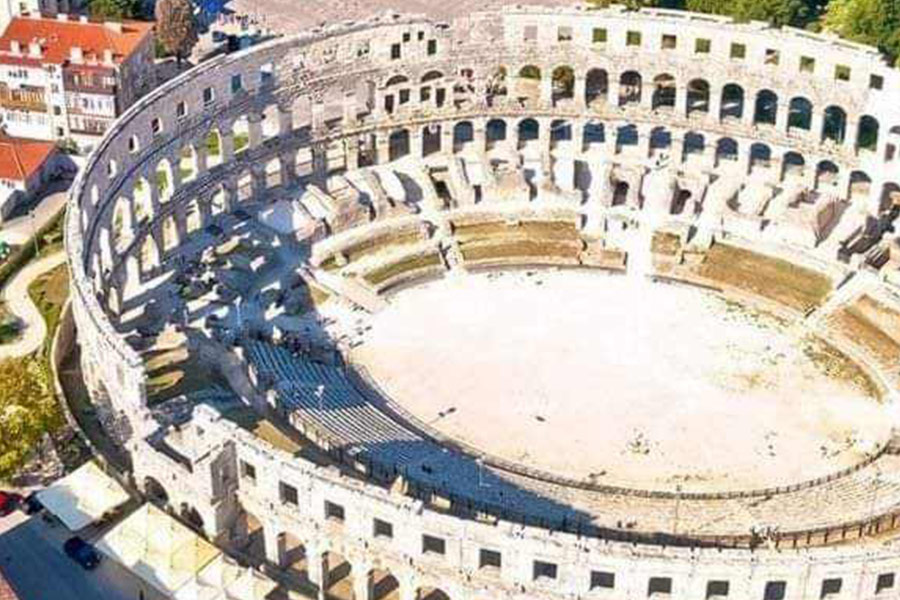 Anfiteatro romano dell'arena di Pola a Pola