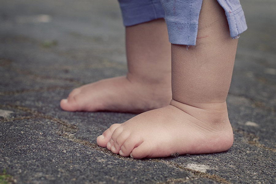 Piedi di bambino