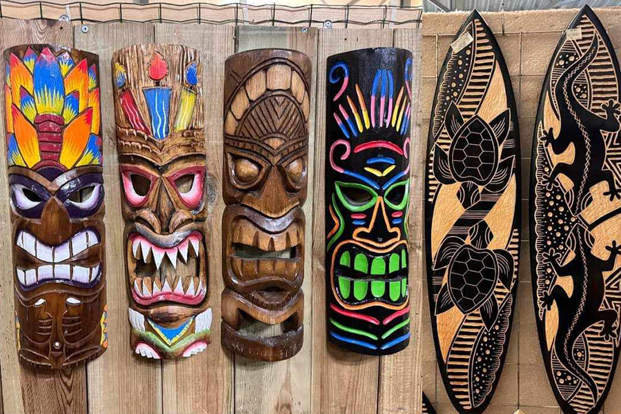 Maschera da parete polinesiana intagliata a mano
