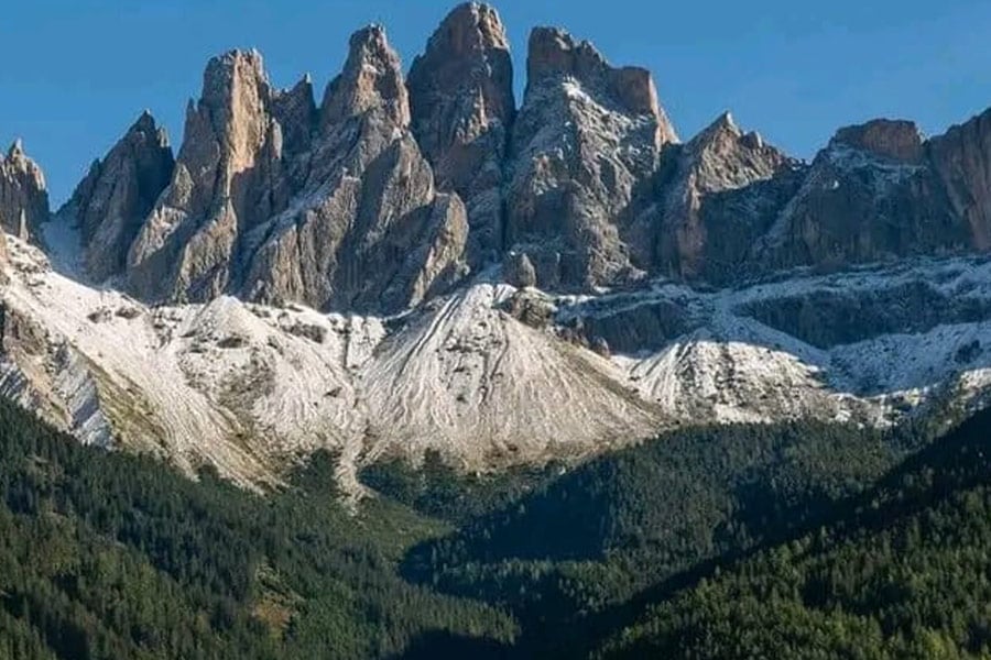Montagne e paesaggio dolomitico