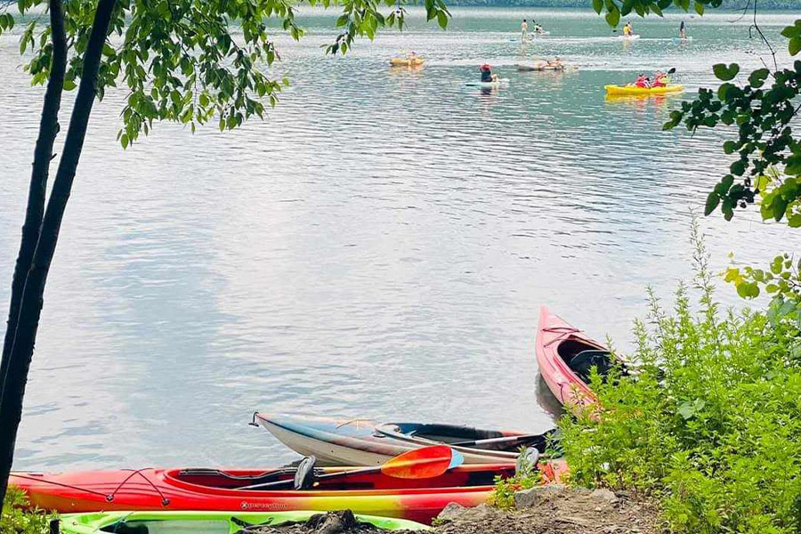 Flachwasserpaddeln in der Natur