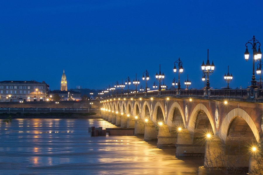 Ponte in pietra di Bordeaux