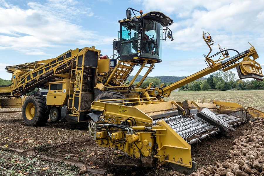 Veicolo agricolo per la produzione di barbabietola da zucchero