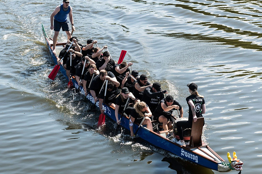 Gara di canottaggio dragon boat