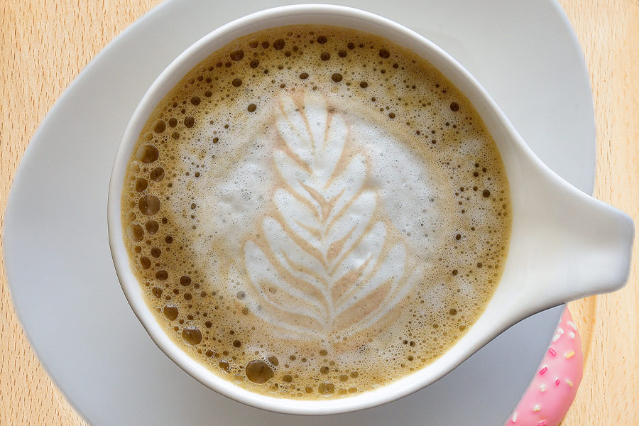 Tazza bianca della caffettiera