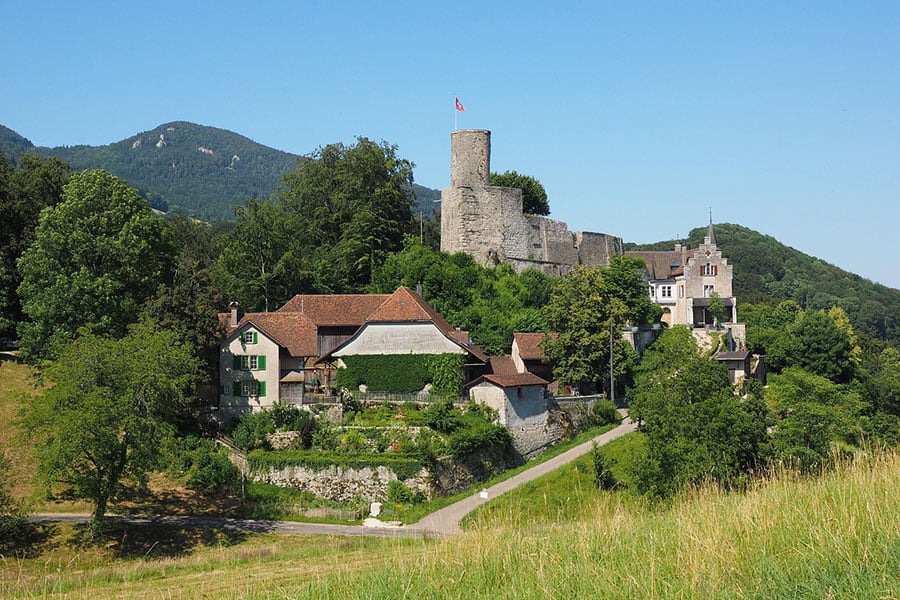 El castillo de Bipp en Suiza es un castillo histórico.
