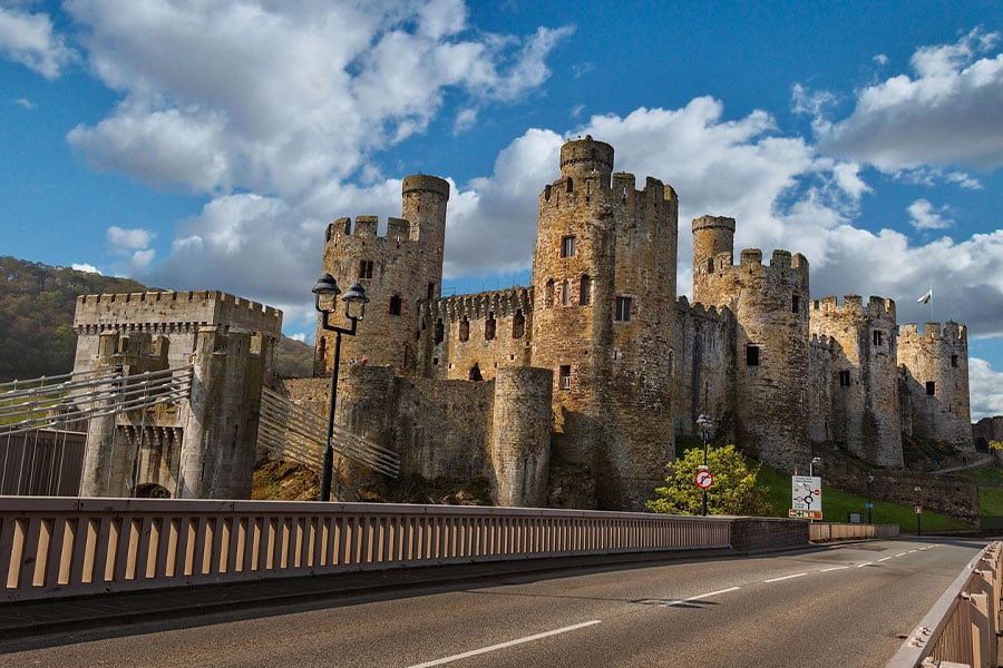 Costa del castillo de Conwy en Gales