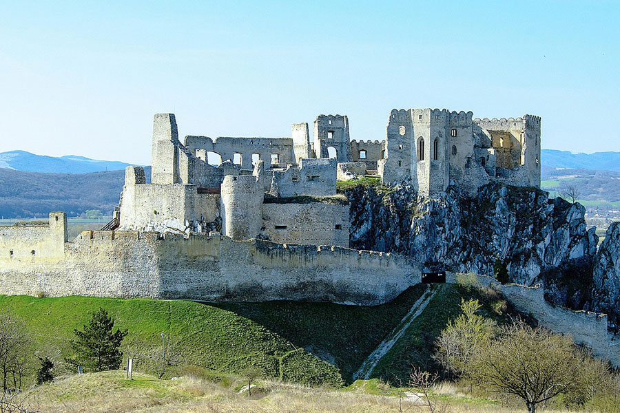 Ruinas del castillo de Beckov