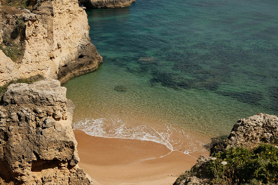 Cala de arena apartada