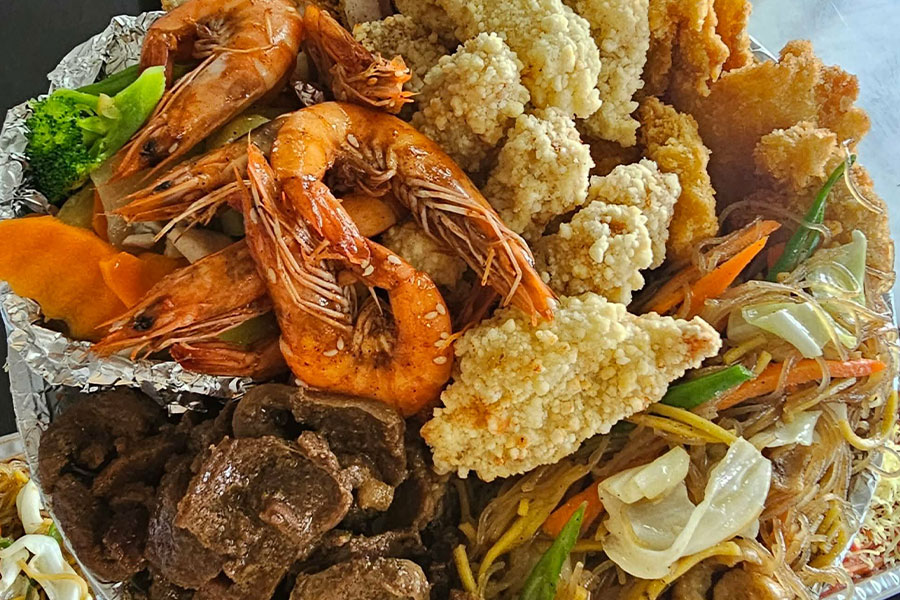 Paquete de comida filipina bilao