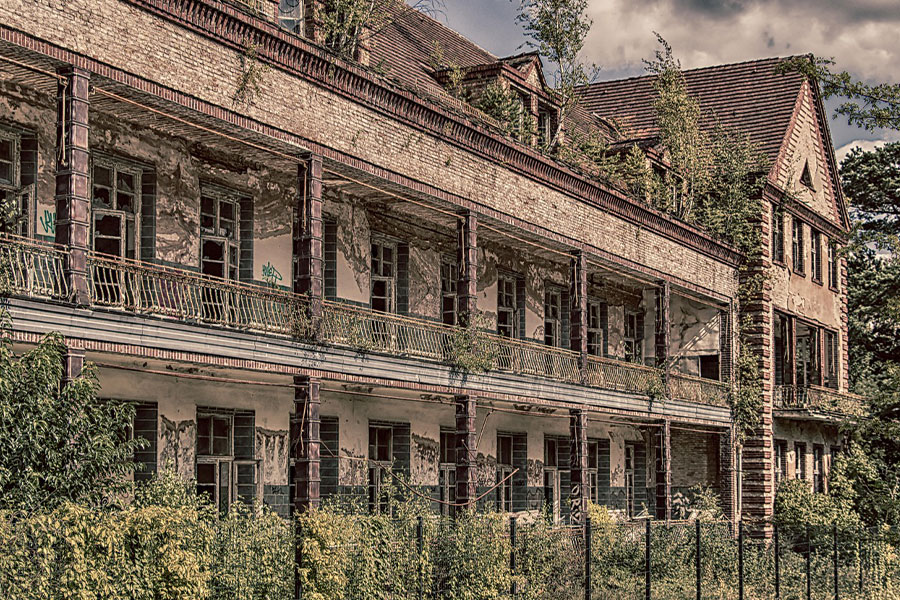Complejo hospitalario abandonado