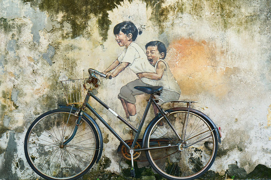Niños en bicicleta