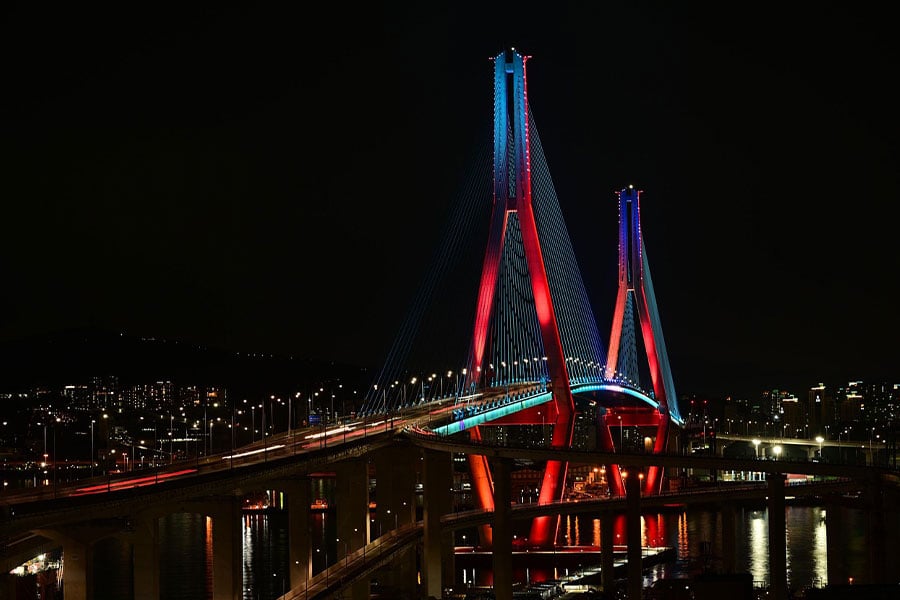 Puente del puerto de Busan de noche
