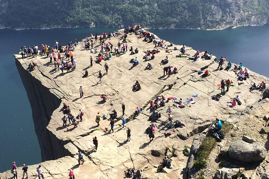 La montaña del púlpito de Noruega