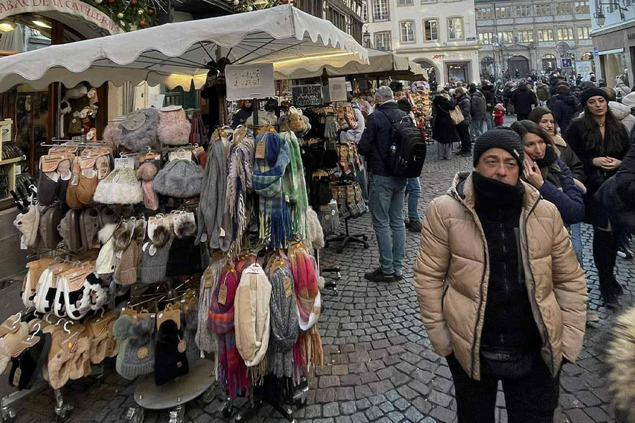 Mercado callejero concurrido