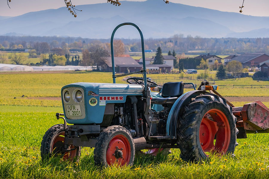 Antique tractor eicher