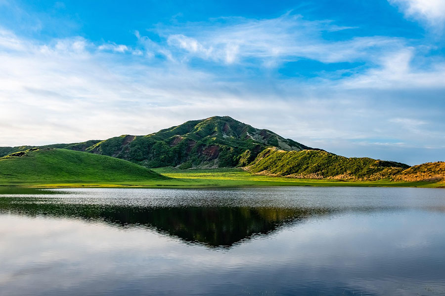Caldera-See und Berg