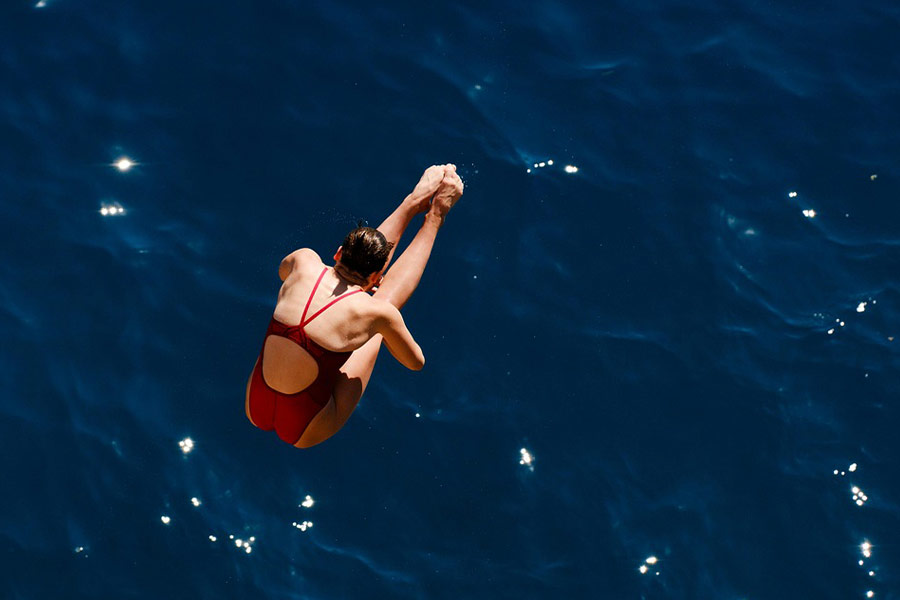 Swimmer dive jump