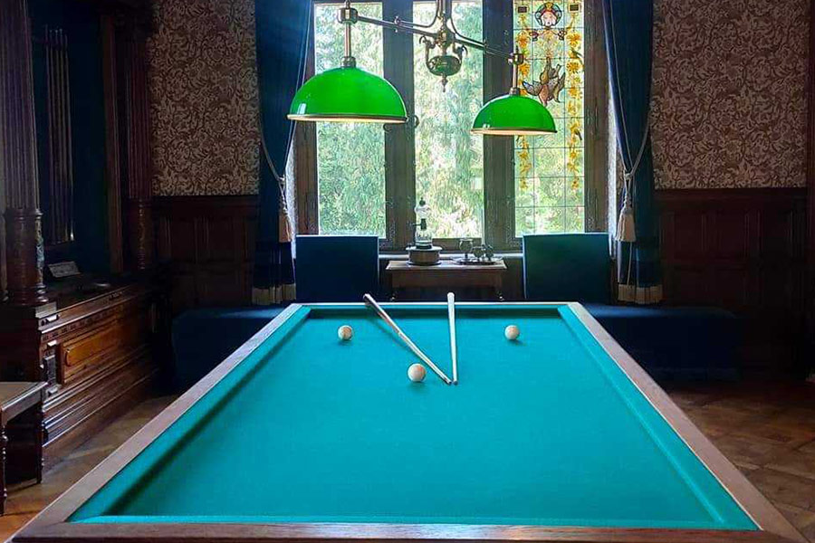 Schloss drachenburg pool table