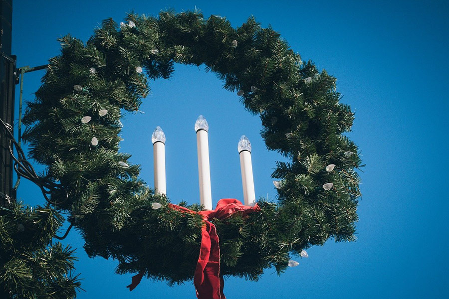 Christmas wreath candles