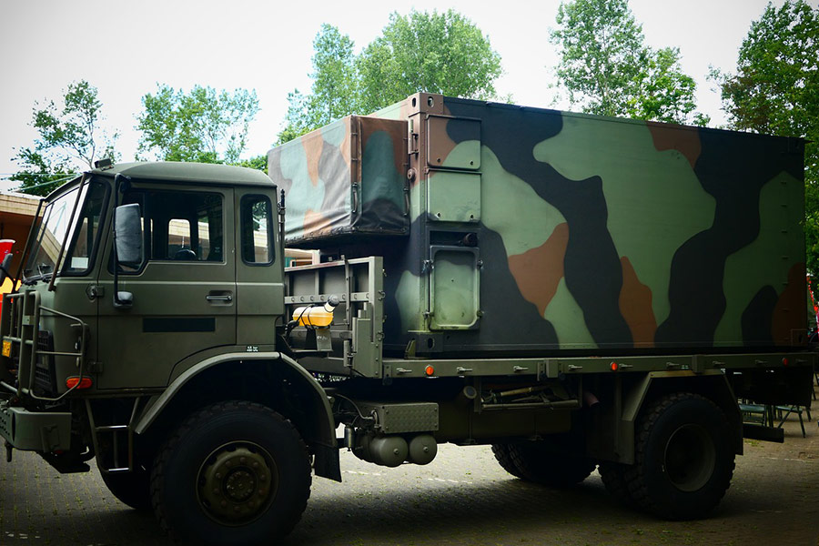 Bild eines Armeefahrzeugs